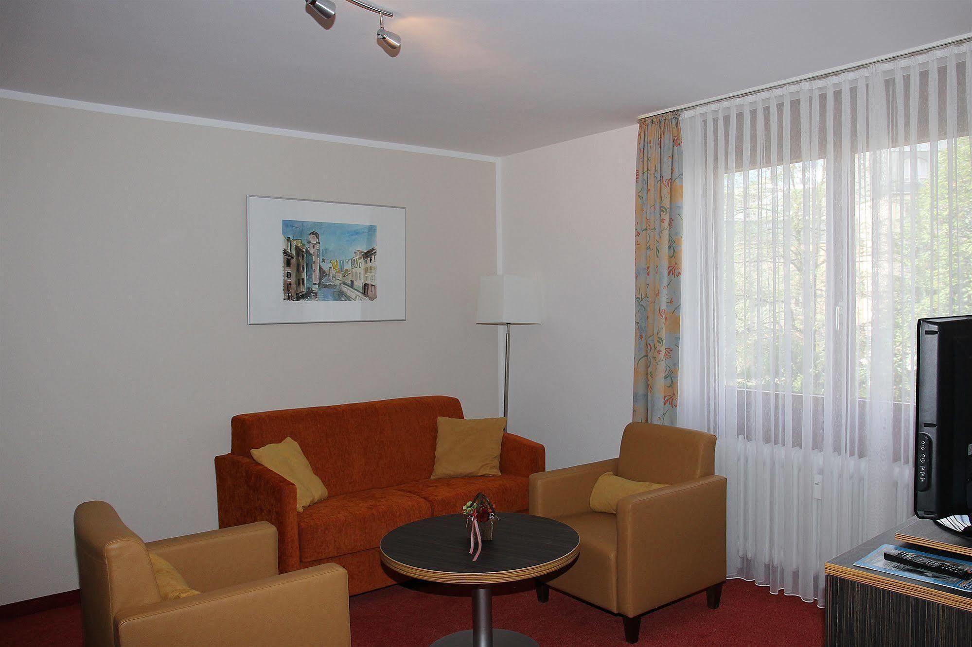 Apartahotel Gaestehaus Forum Am Westkreuz 3*